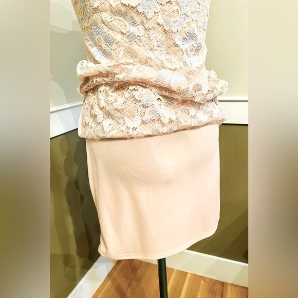Pink Floral Lace Overlay Dress Size Medium 7/9 Mock Neck Open Back Silver - Picture 6 of 7